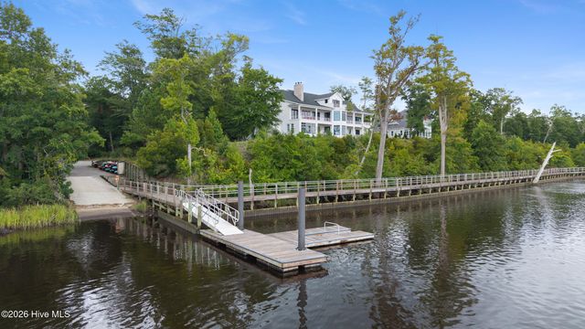 409 Cornubia Drive, Castle Hayne, NC 28429