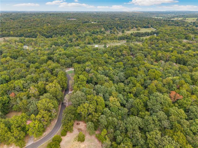 16176 Walnut Trace, Fayetteville, AR 72704