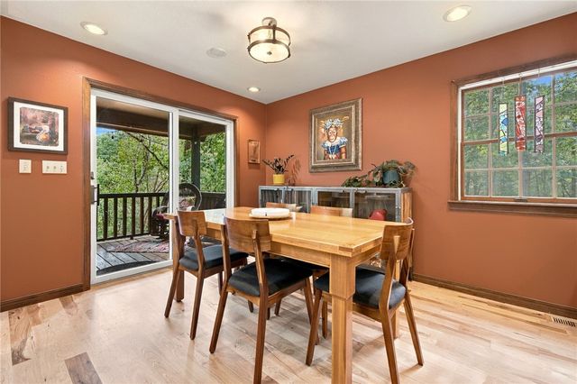 16176 Walnut Trace, Fayetteville, AR 72704