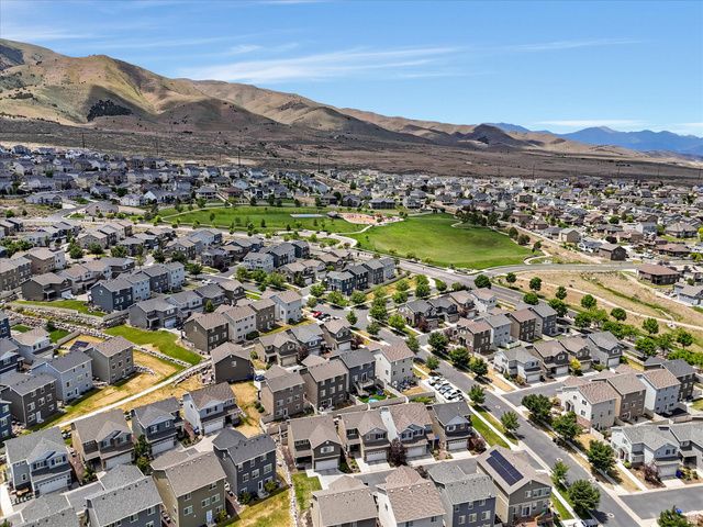 293 W WILLOW CREEK DR, Saratoga Springs, UT 84045