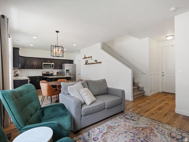 293 W WILLOW CREEK DR, Saratoga Springs, UT 84045