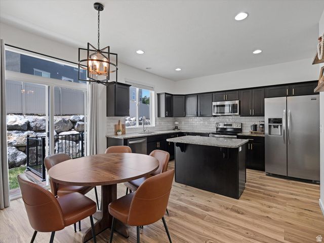 293 W WILLOW CREEK DR, Saratoga Springs, UT 84045