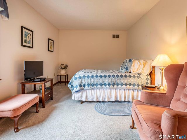 173 Candlewood Drive 173, Enfield, CT 06082