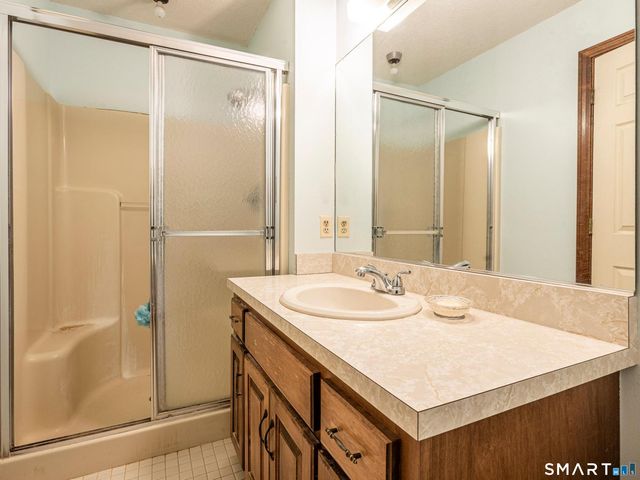 173 Candlewood Drive 173, Enfield, CT 06082