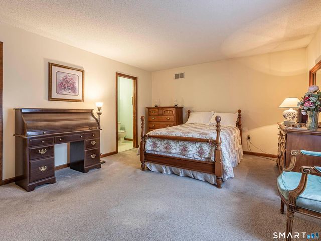 173 Candlewood Drive 173, Enfield, CT 06082