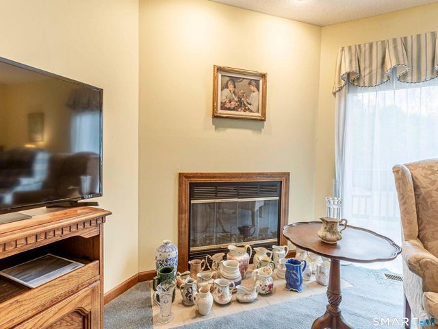 173 Candlewood Drive 173, Enfield, CT 06082