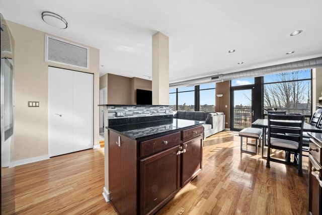 1001 W 15th Street 410, Chicago, IL 60608