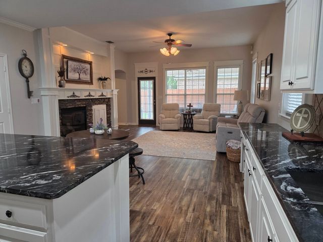 8100 Captain Mary Miller Drive, Shreveport, LA 71115