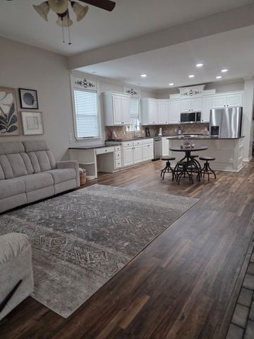 8100 Captain Mary Miller Drive, Shreveport, LA 71115