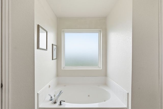 301 Rhoades Lane, Springtown, TX 76082