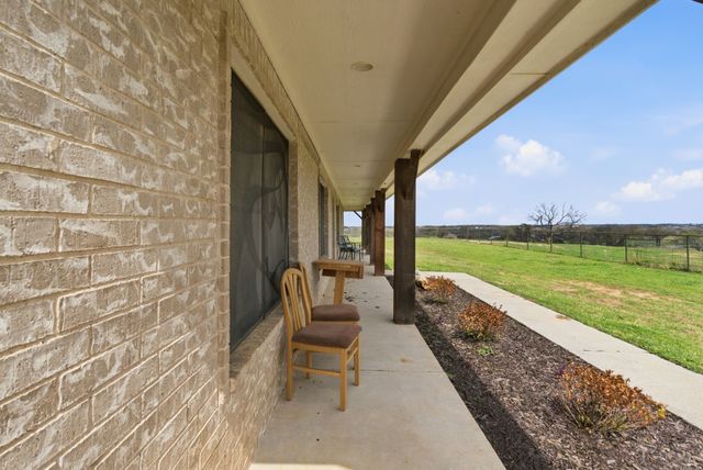301 Rhoades Lane, Springtown, TX 76082