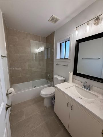 6190 Pine Tree Ln, Tamarac, FL 33319