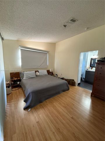 6190 Pine Tree Ln, Tamarac, FL 33319