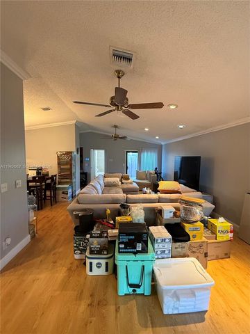 6190 Pine Tree Ln, Tamarac, FL 33319