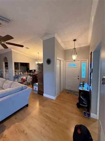 6190 Pine Tree Ln, Tamarac, FL 33319