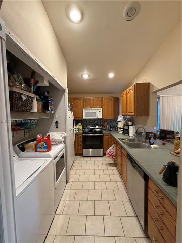 6190 Pine Tree Ln, Tamarac, FL 33319