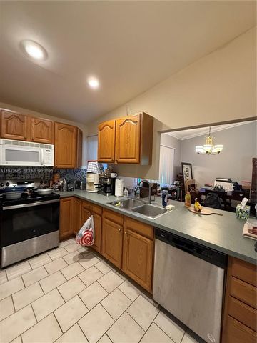 6190 Pine Tree Ln, Tamarac, FL 33319