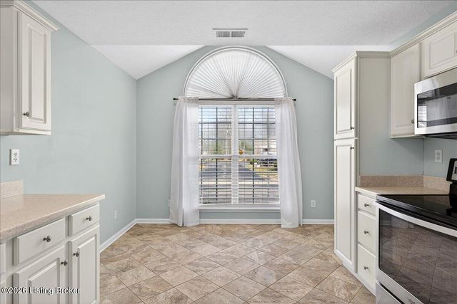 10413 Monticello Forest Cir, Jeffersontown, KY 40299