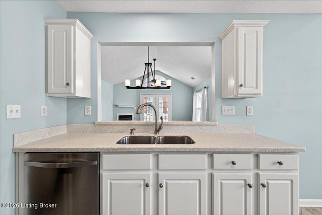 10413 Monticello Forest Cir, Jeffersontown, KY 40299