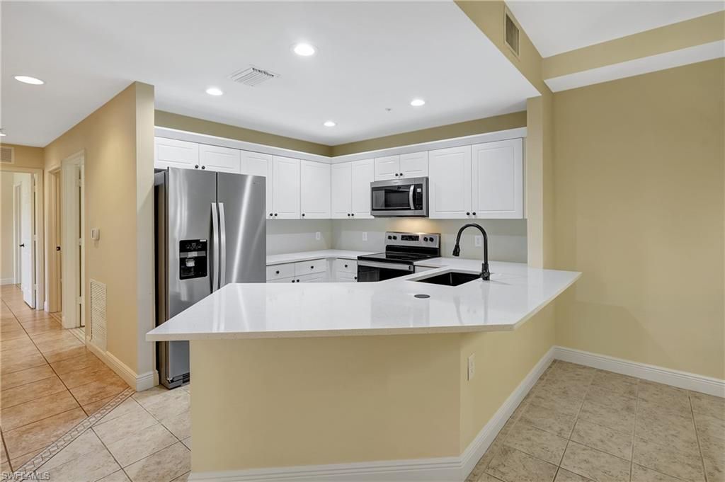 Image 25 of property listing at 1500 SW 50TH ST 103, Cape Coral, FL 33914