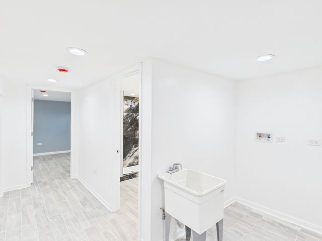 10036 S Saint Lawrence Avenue, Chicago, IL 60628