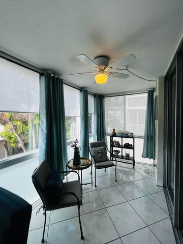 4850 NW 29 Court 327, Lauderdale Lakes, FL 33313