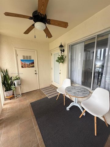 208 Pine Hov Cir A-2, Green Acres, FL 33463
