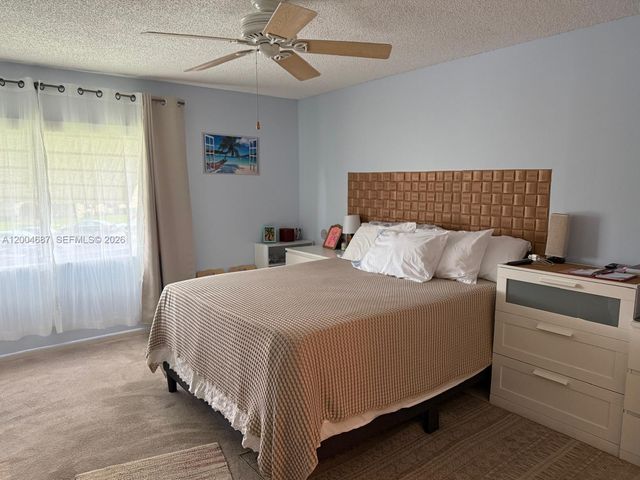 208 Pine Hov Cir A-2, Green Acres, FL 33463