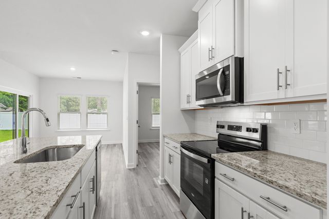 35 Hunting Pl, Georgetown, SC 29440
