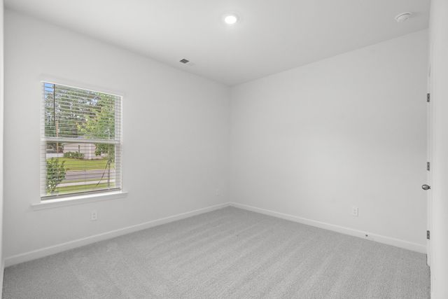 35 Hunting Pl, Georgetown, SC 29440