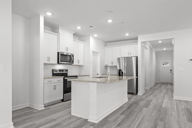 35 Hunting Pl, Georgetown, SC 29440