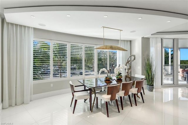 13665 Vanderbilt DR # 301, Naples, FL 34110