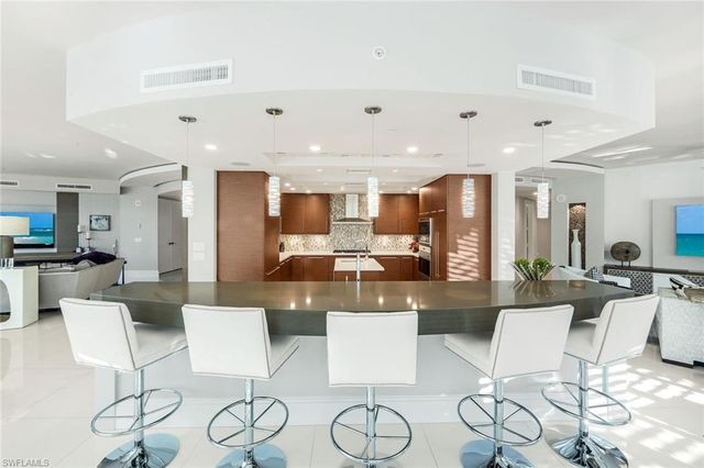 13665 Vanderbilt DR # 301, Naples, FL 34110