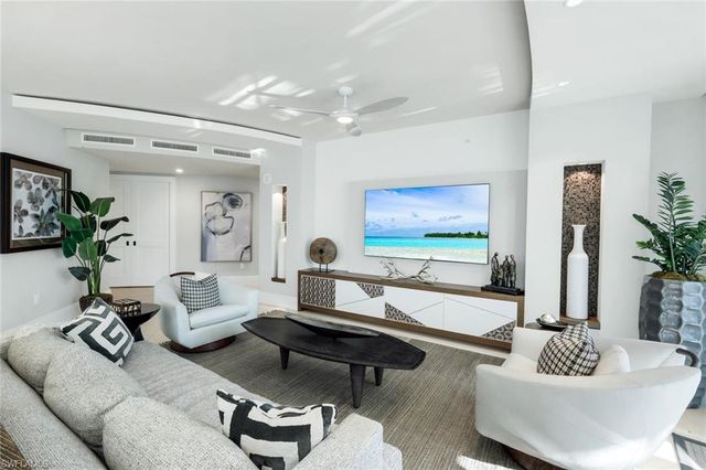 13665 Vanderbilt DR # 301, Naples, FL 34110