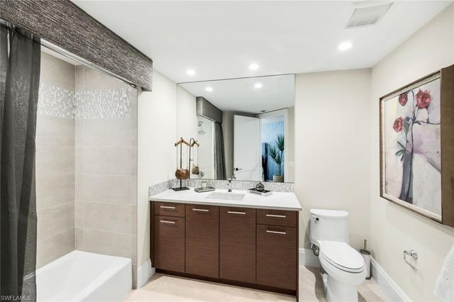 13665 Vanderbilt DR # 301, Naples, FL 34110