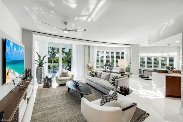 13665 Vanderbilt DR # 301, Naples, FL 34110