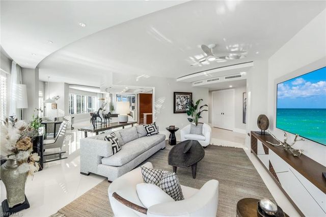 13665 Vanderbilt DR # 301, Naples, FL 34110