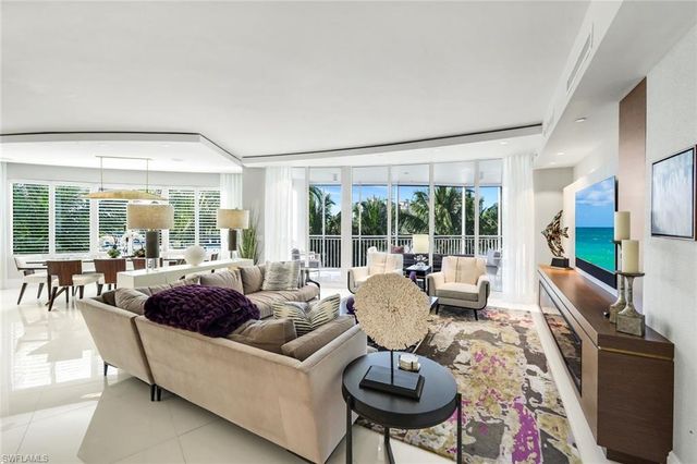 13665 Vanderbilt DR # 301, Naples, FL 34110