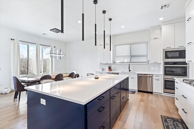 1603 NW Santorini Lane, Bentonville, AR 72712