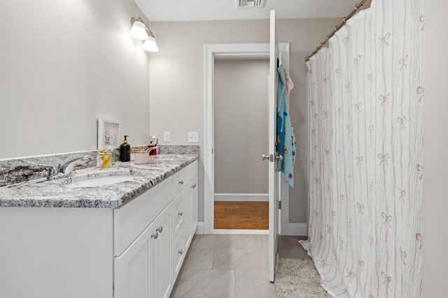 46 Clay St, Middleboro, MA 02346