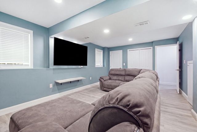 46 Clay St, Middleboro, MA 02346