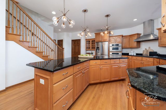 3307 Danlaur Court, Naperville, IL 60564