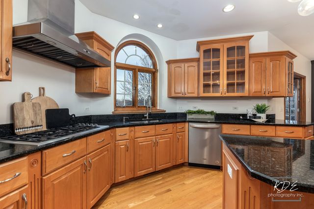 3307 Danlaur Court, Naperville, IL 60564