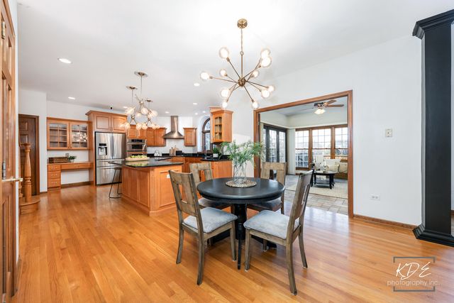 3307 Danlaur Court, Naperville, IL 60564