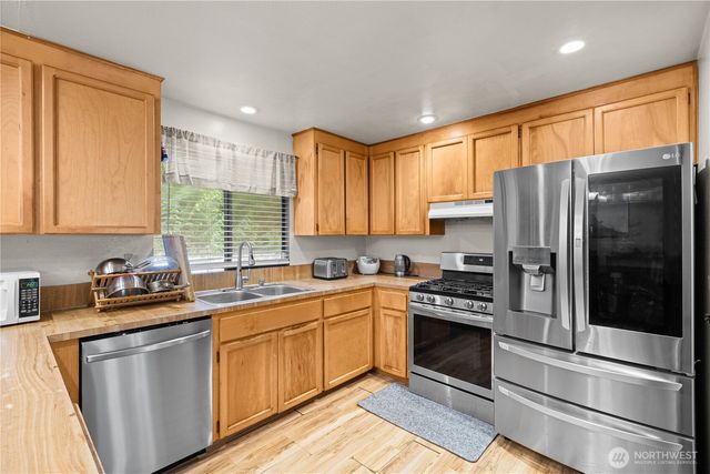 17909 230th Avenue NE, Woodinville, WA 98077