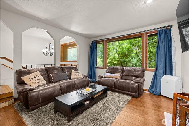 17909 230th Avenue NE, Woodinville, WA 98077