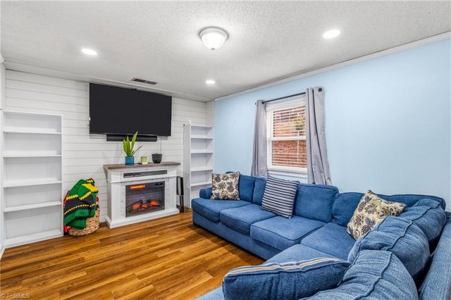 1365 W Sedgefield Drive, Winston-salem, NC 27107