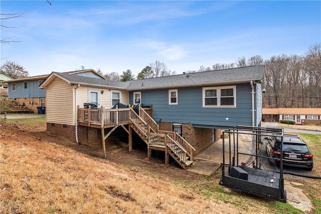 1365 W Sedgefield Drive, Winston-salem, NC 27107