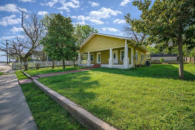 311 W Spring Street, Weatherford, TX 76086