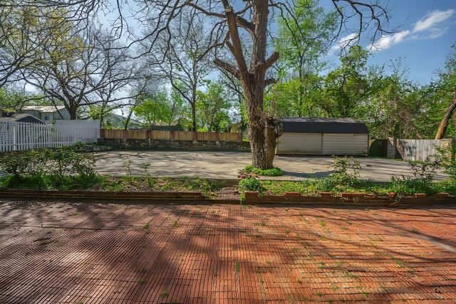 311 W Spring Street, Weatherford, TX 76086